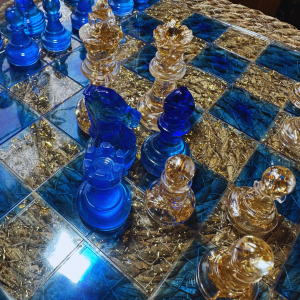 Jeu d&rsquo;échec en résine – Personnalisable